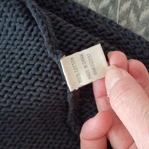 Lulu-B Grommet black knit Vneck sweater L - Picture 7 of 14